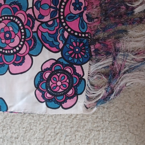 100% Pure Silk Floral And Butterfly Pattern Scarf Shawl - Picture 8 of 17
